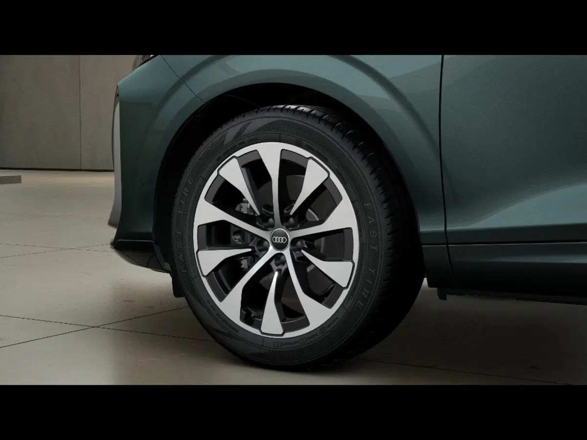 Audi Q3 Sportback nuova a Pisa (5)
