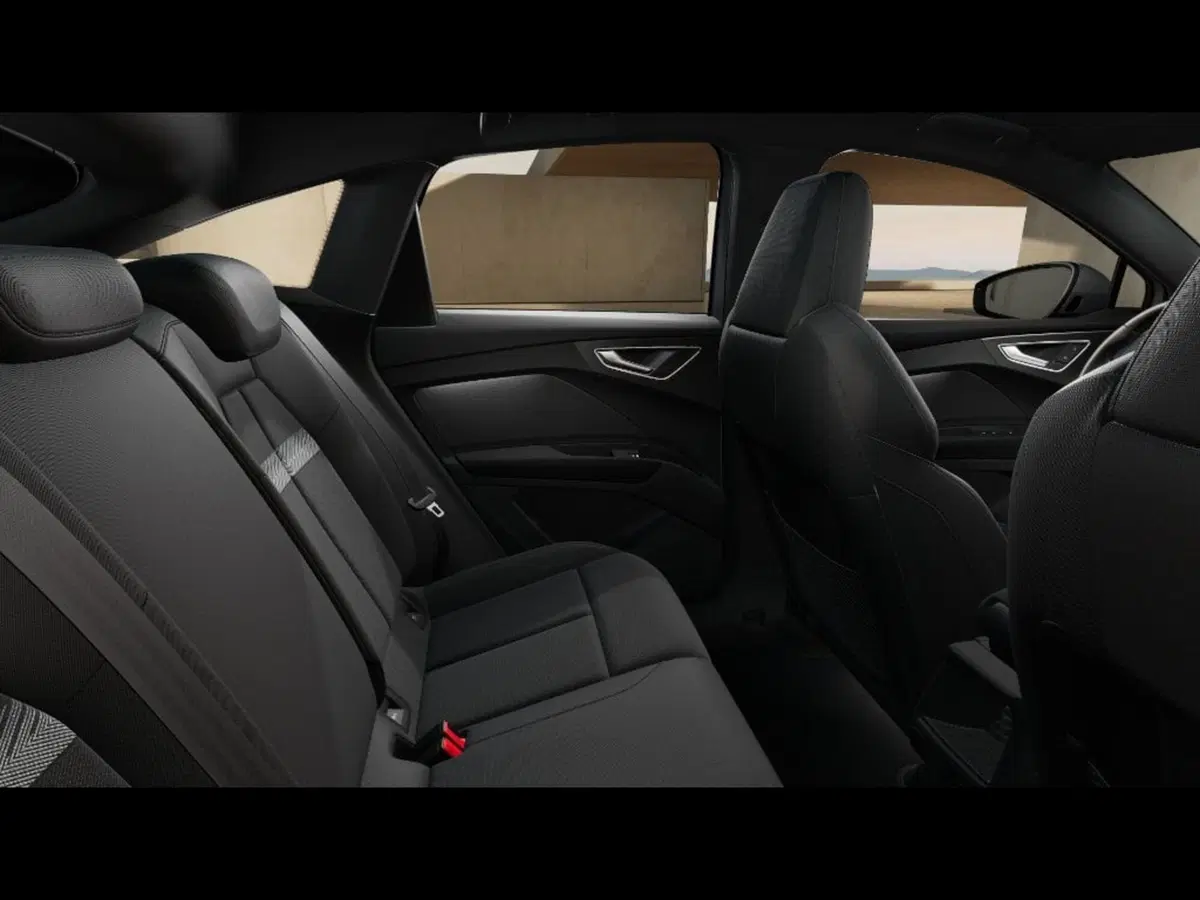 Audi Q4 Sportback nuova a Livorno (11)