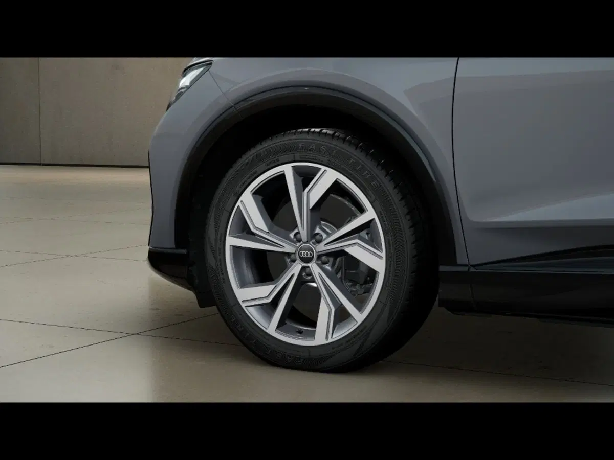 Audi Q4 Sportback nuova a Livorno (5)