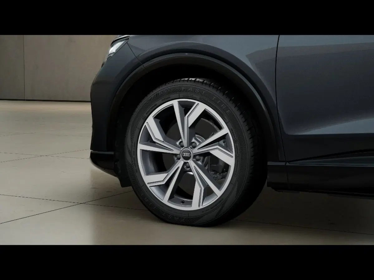Audi Q4 Sportback nuova a Firenze (5)
