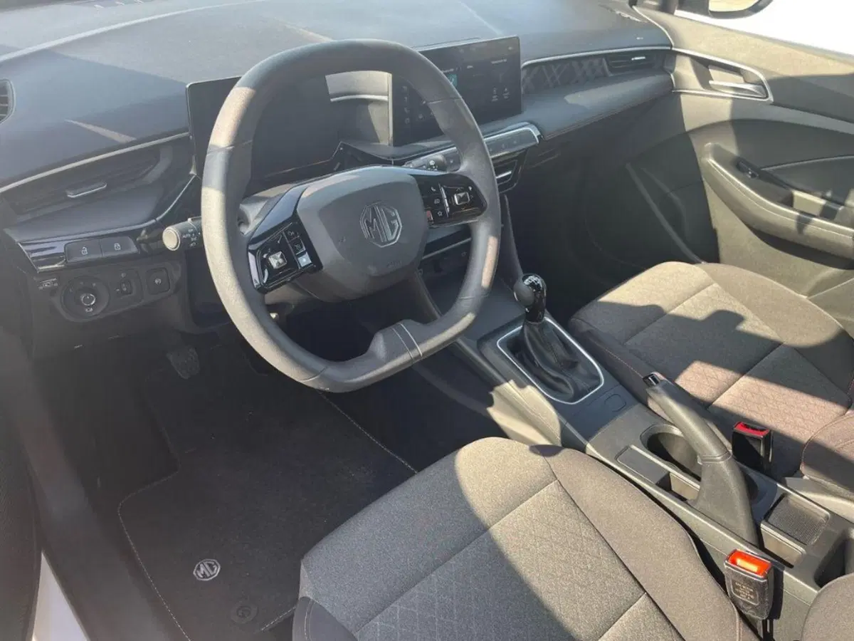 Mg MG3 nuova a Bari (9)