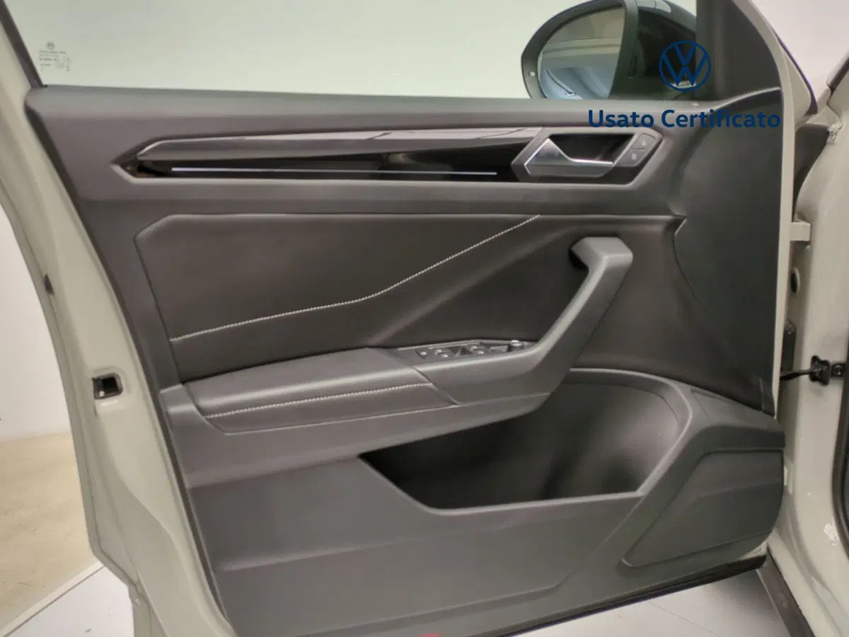 Volkswagen T-Roc usata a Avellino (17)