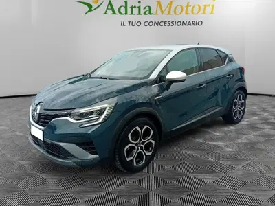 Renault Captur Plug-in Hybrid E-Tech 160 CV RS Line del 2022 usata a Pordenone