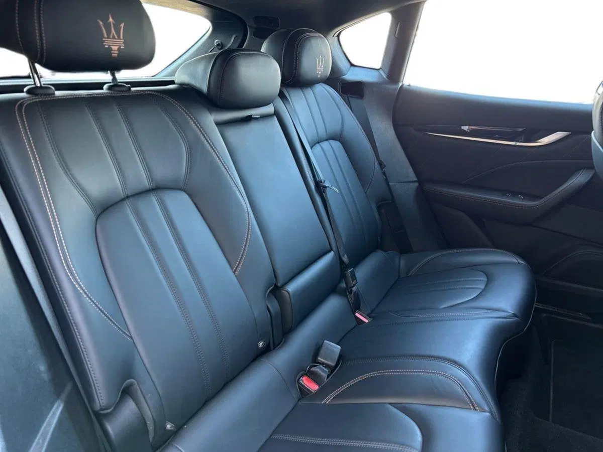 Maserati Levante usata a Milano (14)