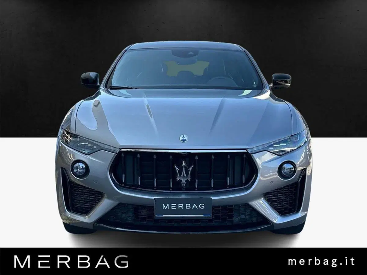 Maserati Levante usata a Milano (3)