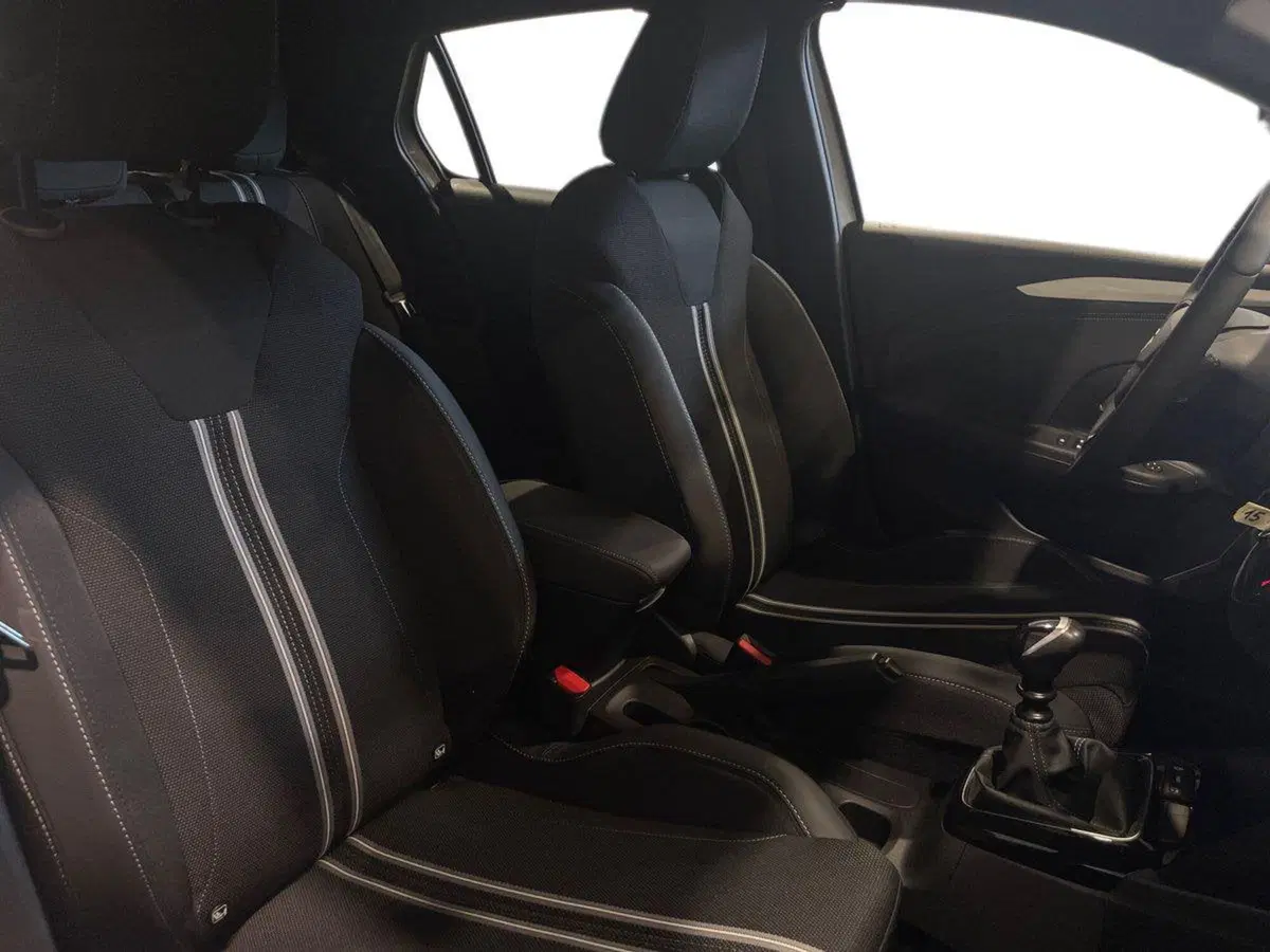 Opel Corsa nuova a Salerno (16)