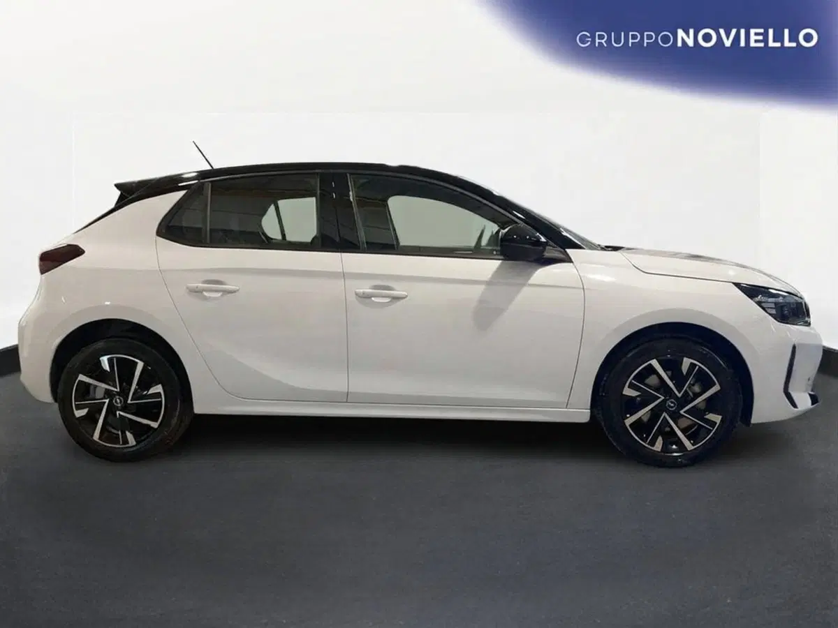 Opel Corsa nuova a Salerno (3)