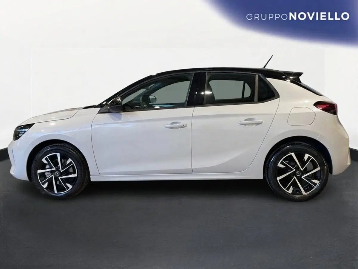 Opel Corsa nuova a Salerno (4)