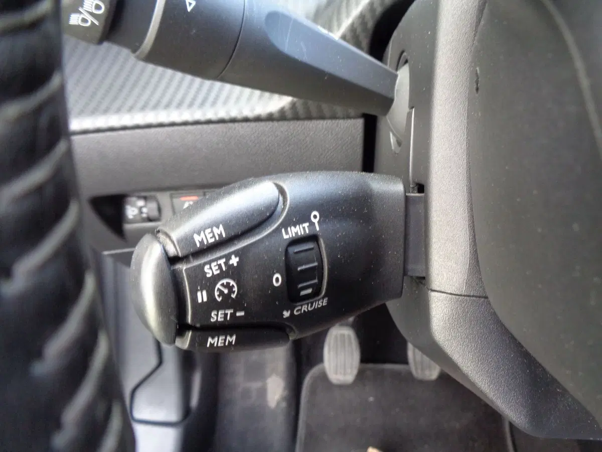 Peugeot 208 usata a Belluno (17)