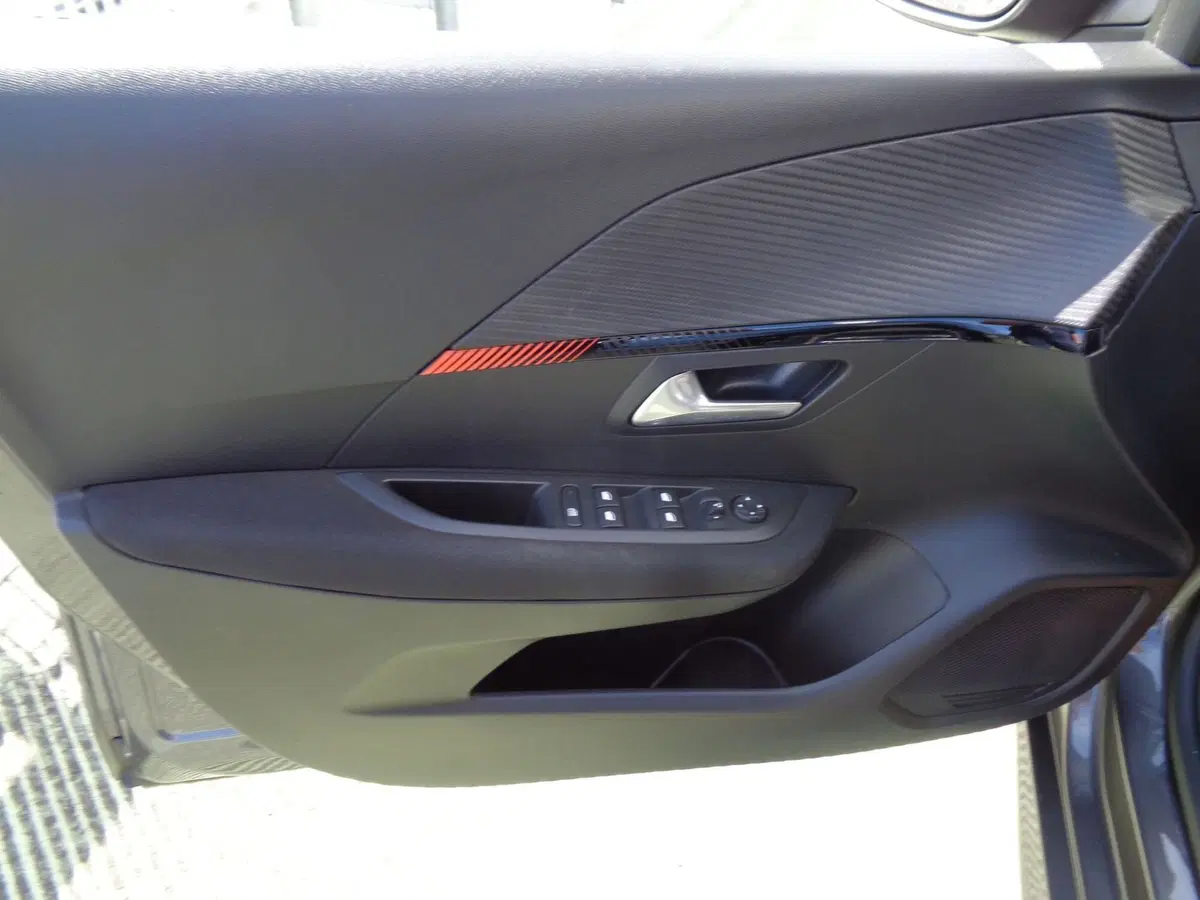Peugeot 208 usata a Belluno (7)