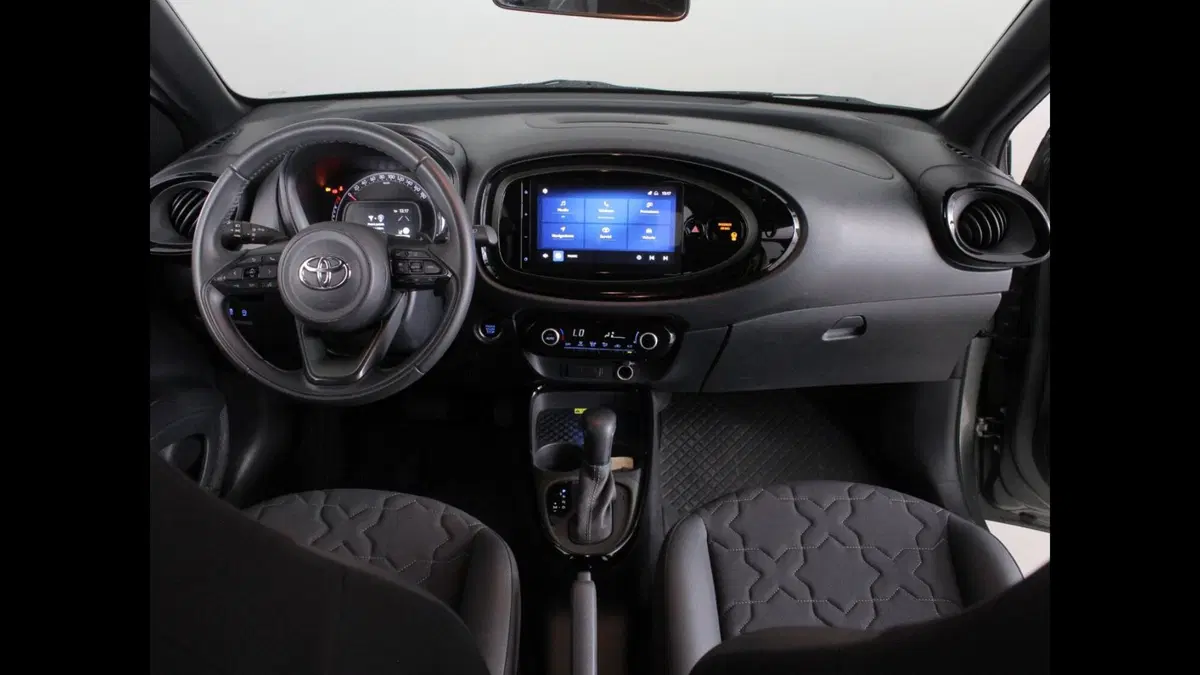 Toyota Aygo X usata a Palermo (8)