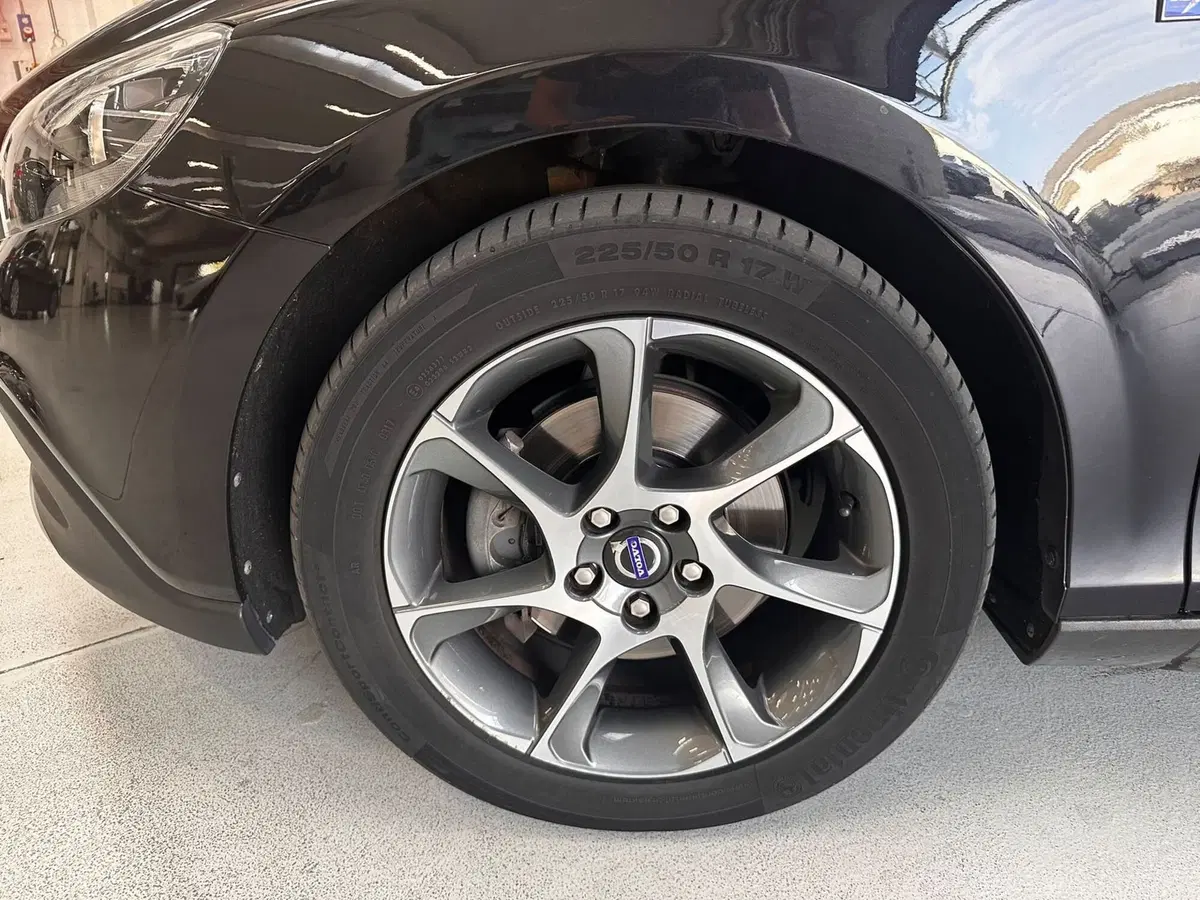 Volvo V40 Cross Country usata a Cuneo (13)