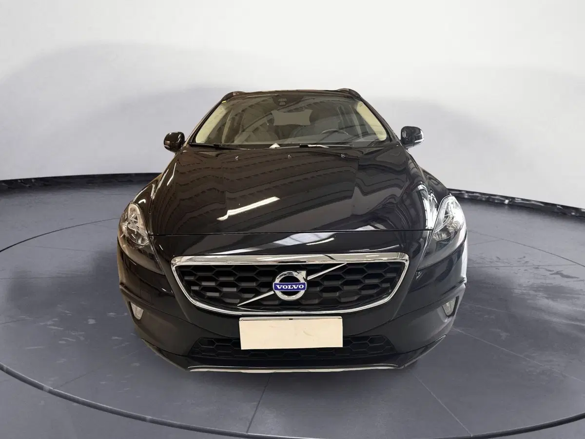 Volvo V40 Cross Country usata a Cuneo (2)
