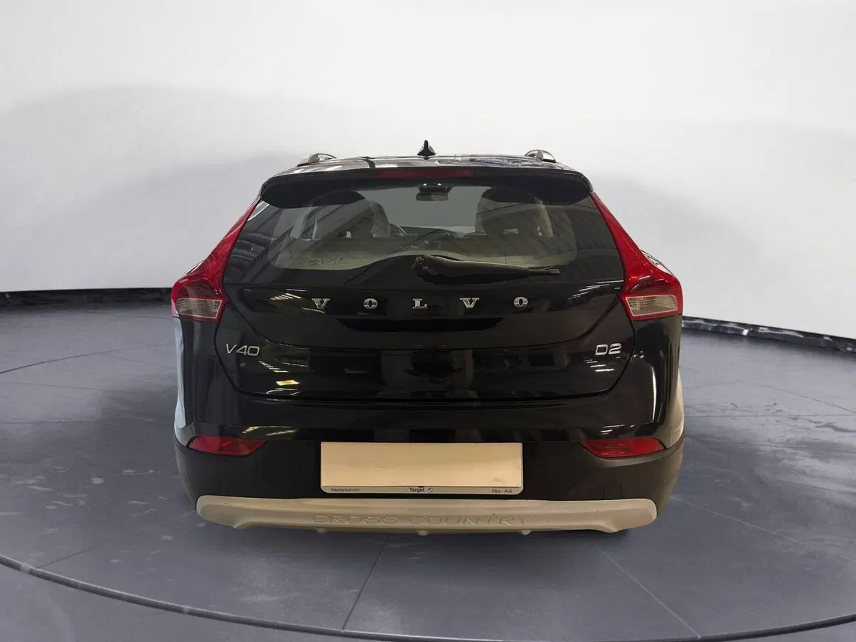 Volvo V40 Cross Country usata a Cuneo (3)