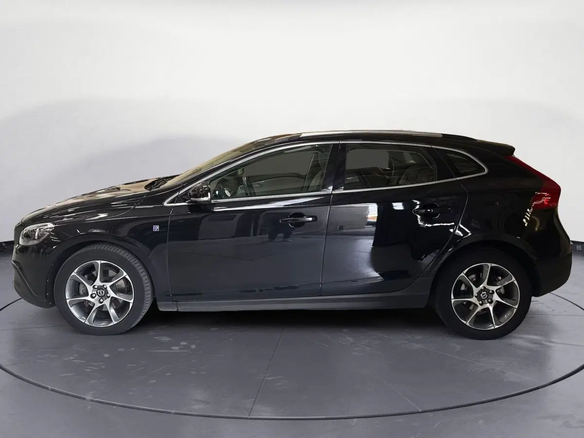 Volvo V40 Cross Country usata a Cuneo (5)