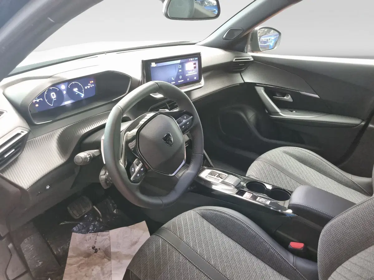 Peugeot 2008 nuova a Varese (11)