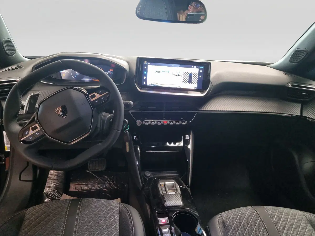 Peugeot 2008 nuova a Varese (13)