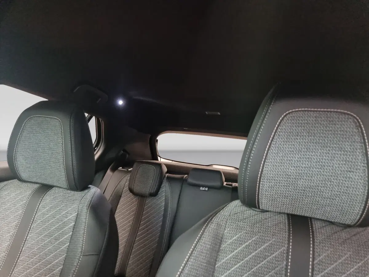 Peugeot 2008 nuova a Varese (17)