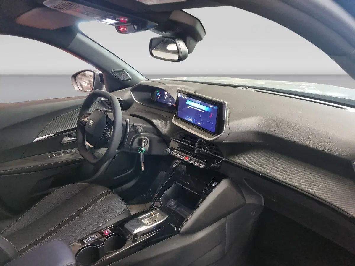 Peugeot 2008 nuova a Varese (7)