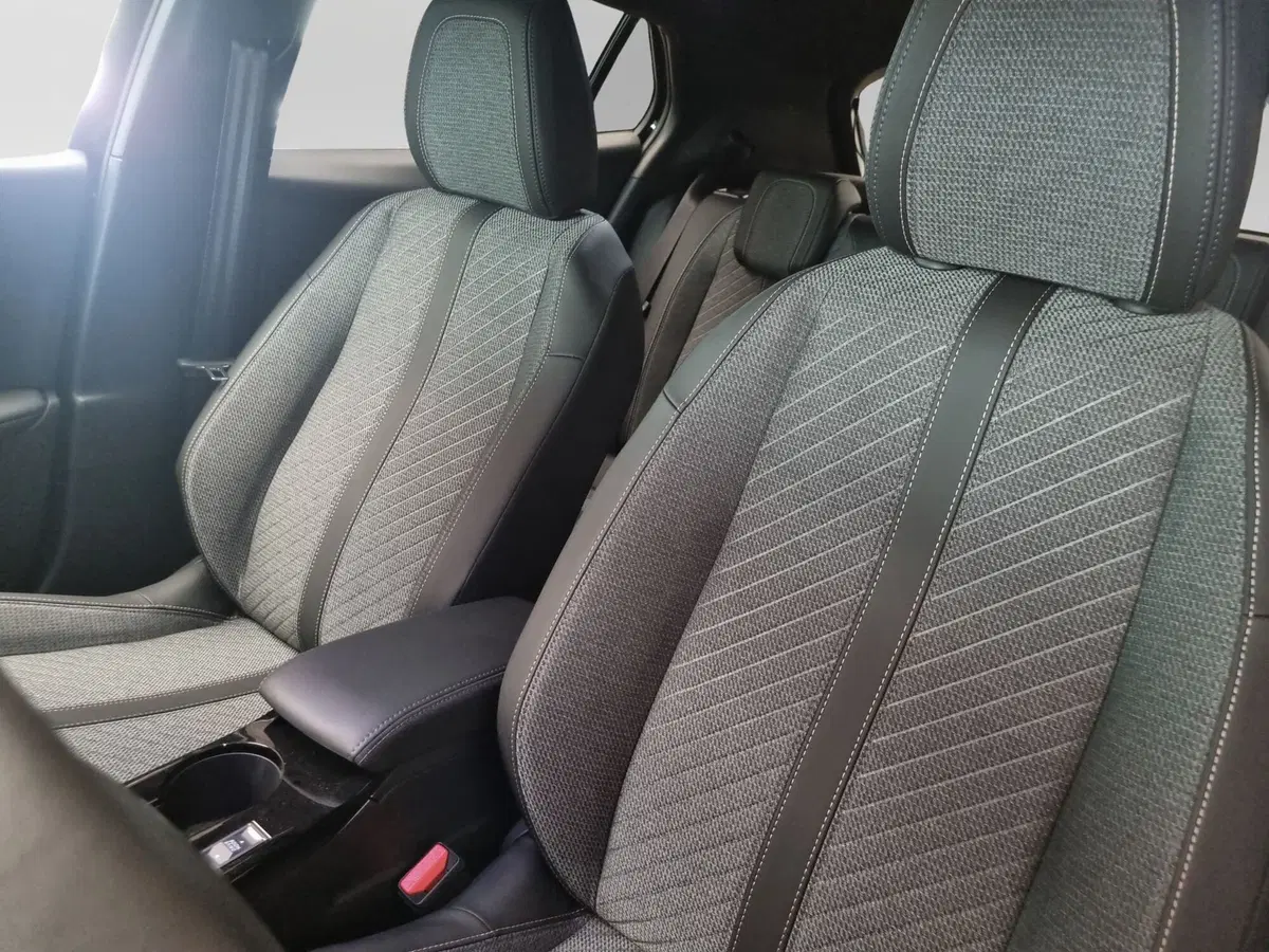 Peugeot 2008 nuova a Varese (8)