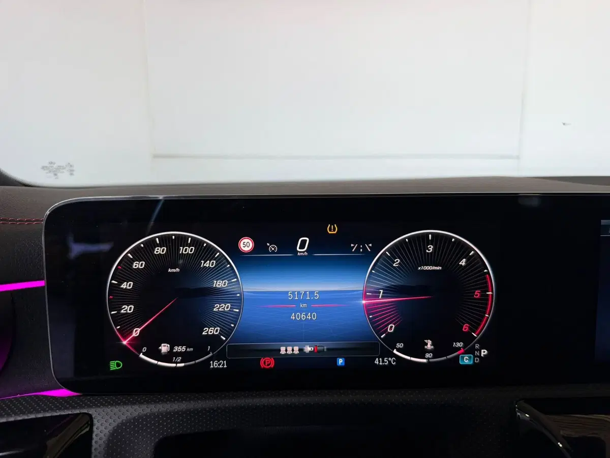 Mercedes-Benz CLA Shooting Brake usata a Monza e Brianza (9)