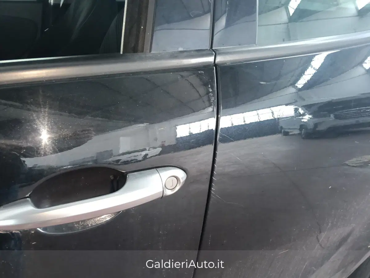 Lancia Ypsilon usata a Salerno (11)