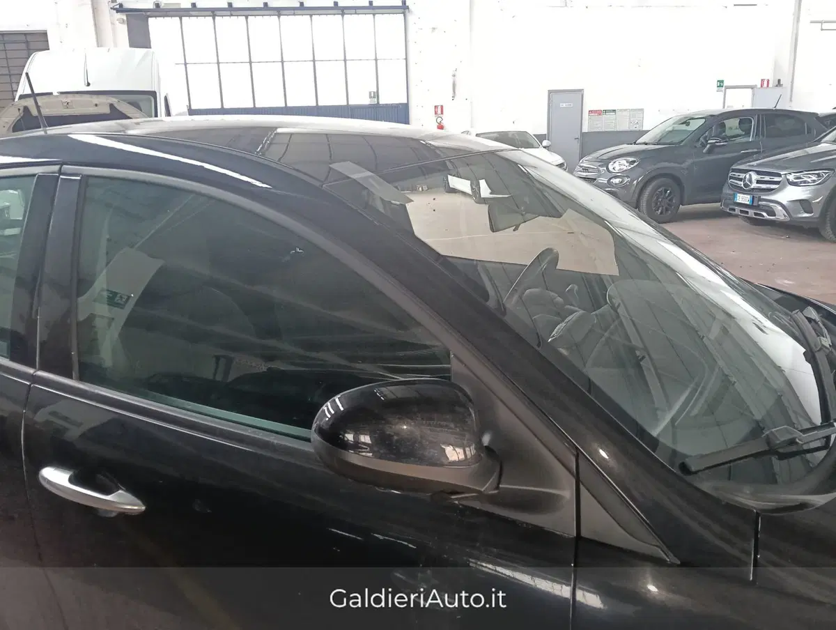Lancia Ypsilon usata a Salerno (9)