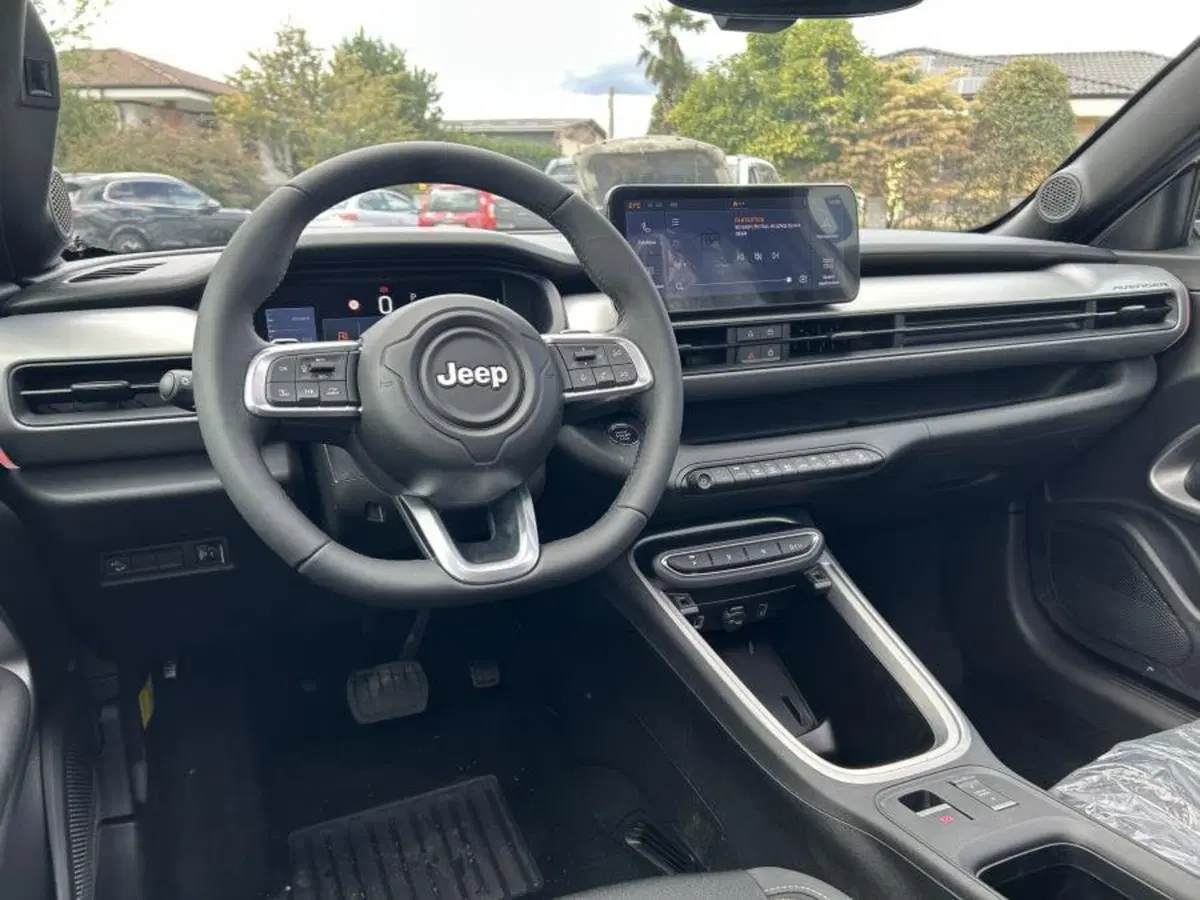 Jeep Avenger nuova a Cuneo (11)