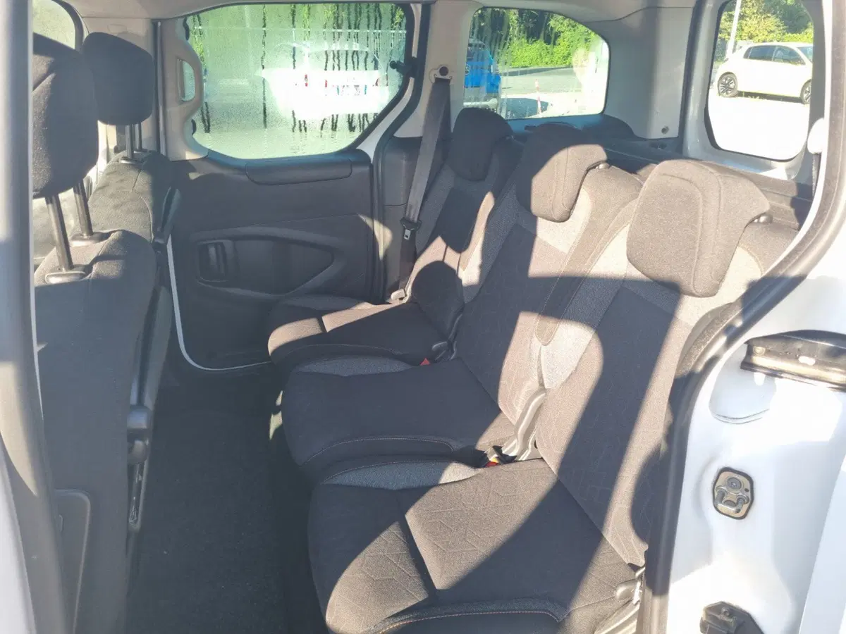 Peugeot Partner usata a Lucca (11)