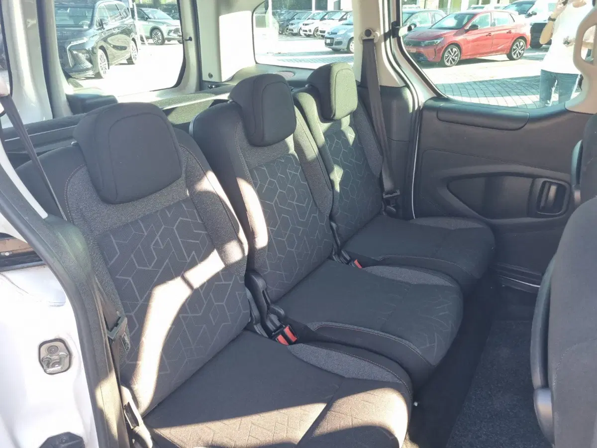 Peugeot Partner usata a Lucca (14)