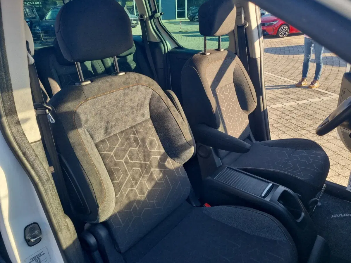 Peugeot Partner usata a Lucca (15)
