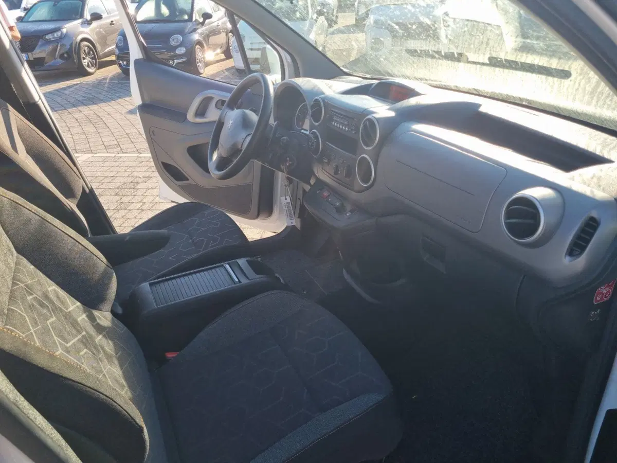 Peugeot Partner usata a Lucca (16)