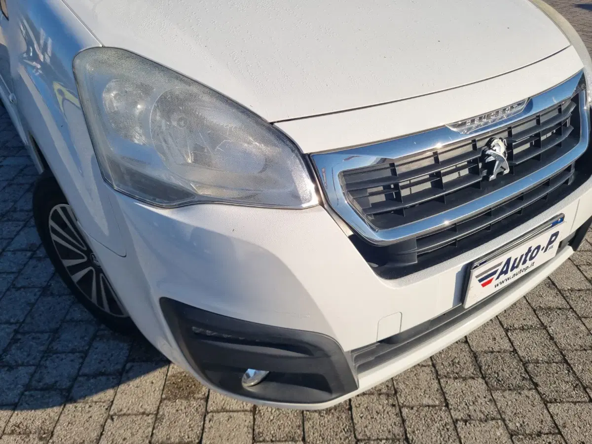 Peugeot Partner usata a Lucca (17)