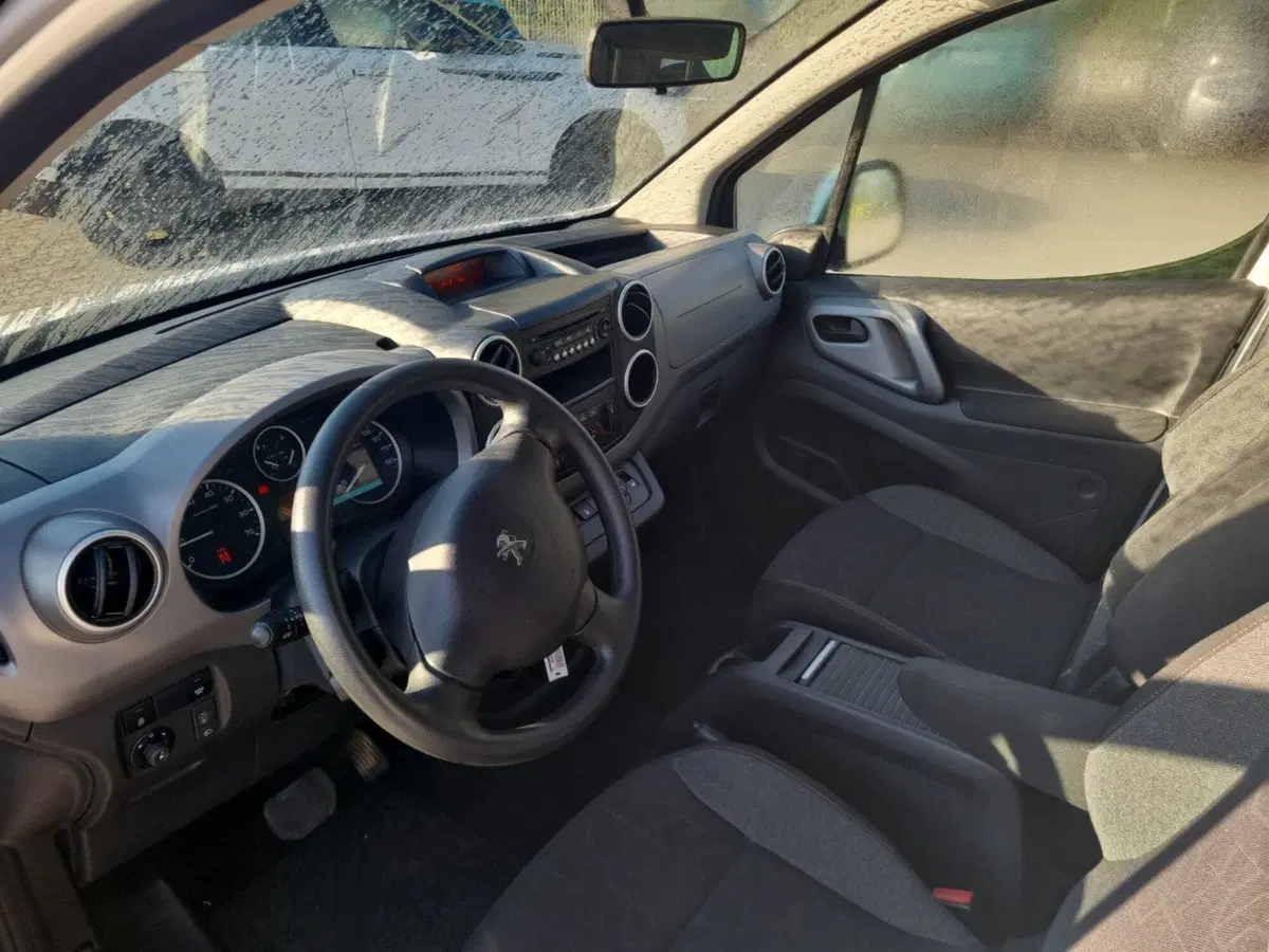 Peugeot Partner usata a Lucca (6)