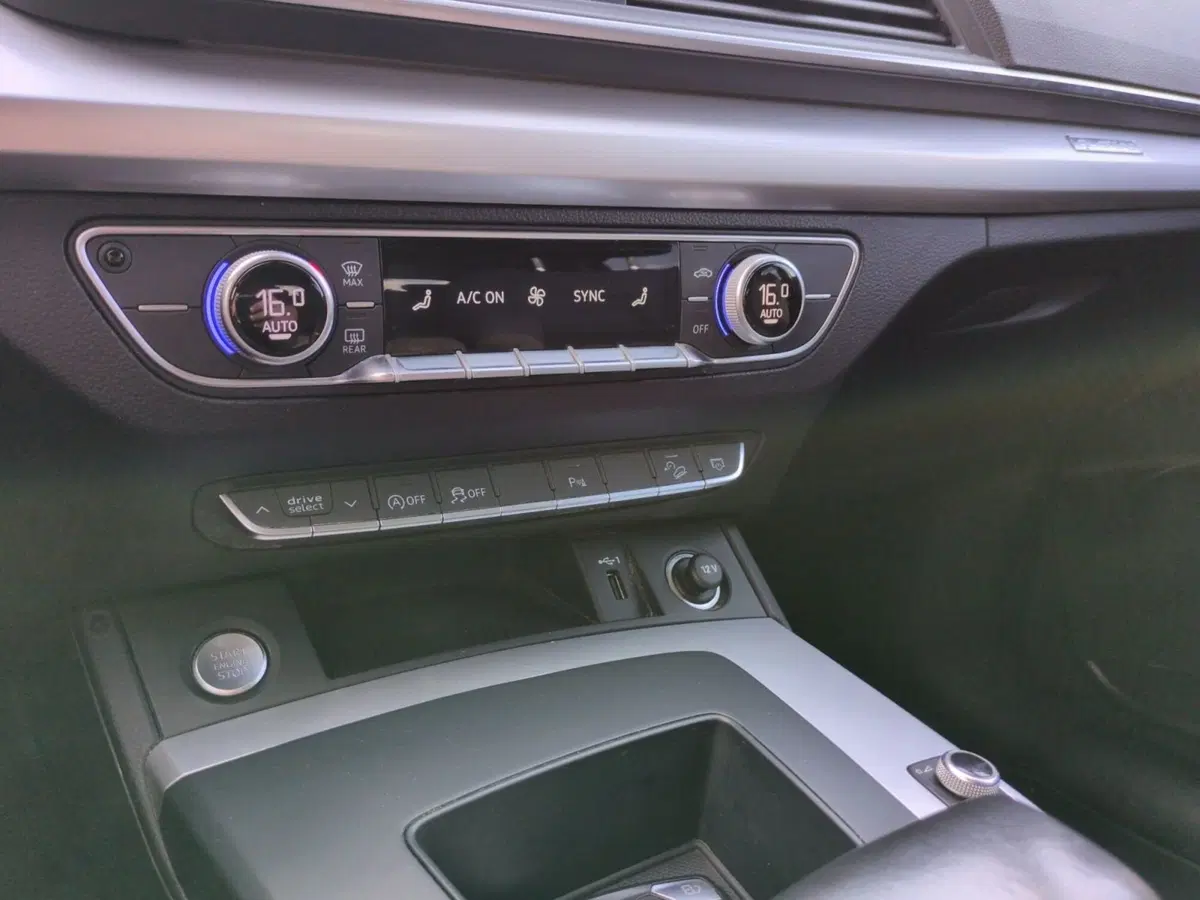 Audi Q4 Sportback usata a Agrigento (15)