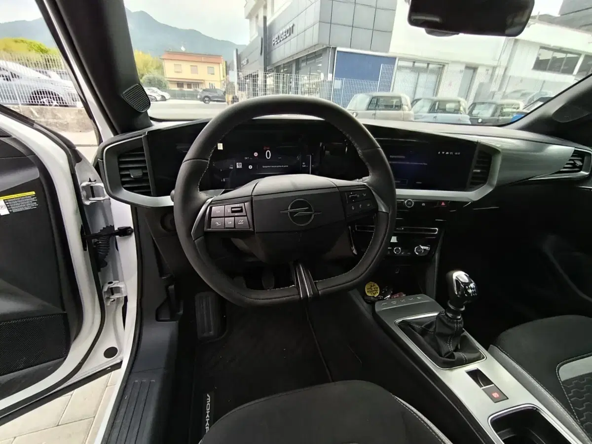 Opel Mokka nuova a Massa-Carrara (18)