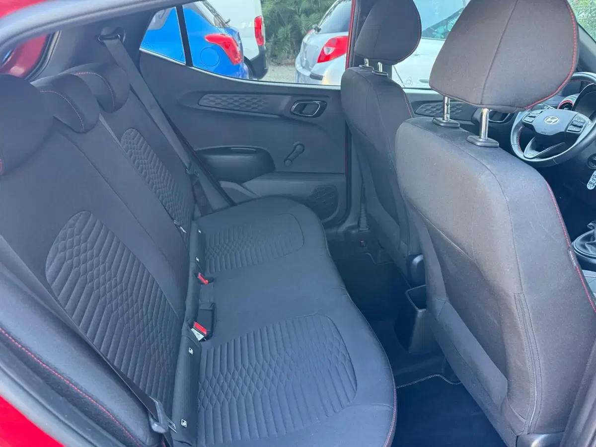 Hyundai i10 usata a Massa-Carrara (12)