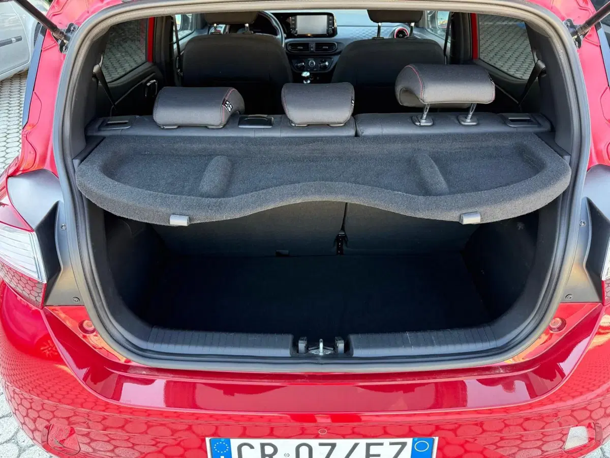Hyundai i10 usata a Massa-Carrara (13)