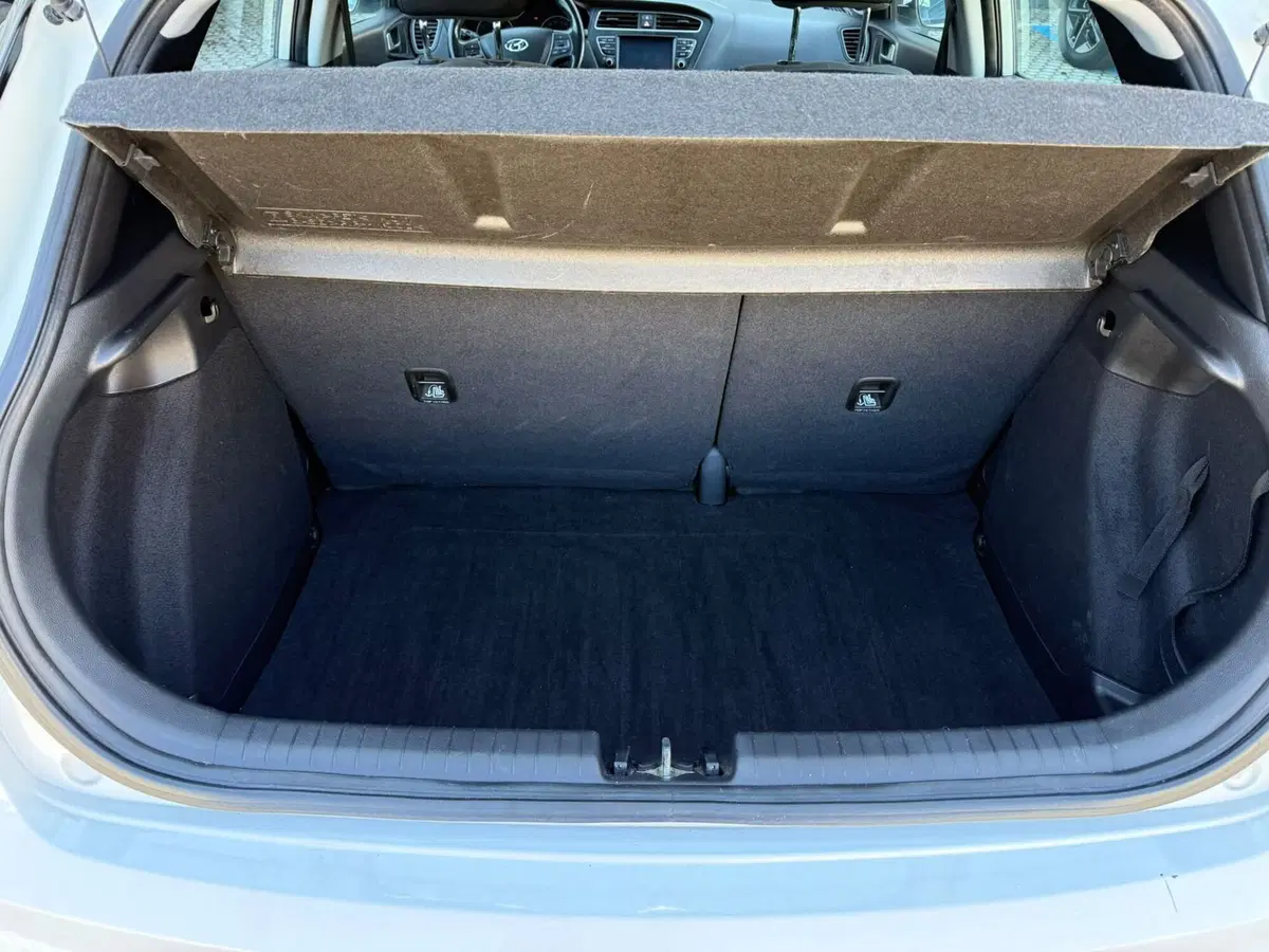 Hyundai i20 usata a Massa-Carrara (13)