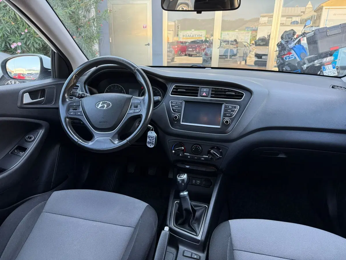 Hyundai i20 usata a Massa-Carrara (6)