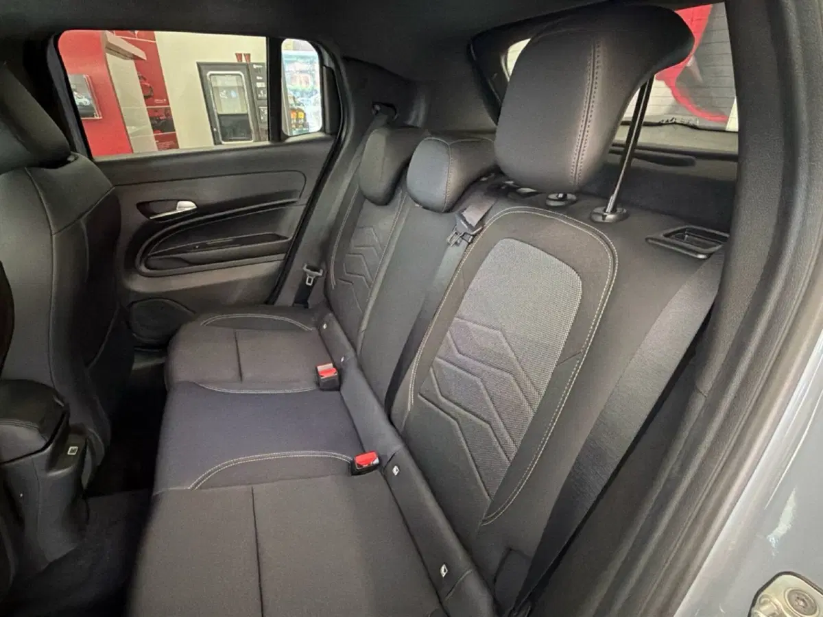 Jeep Avenger nuova a Palermo (10)