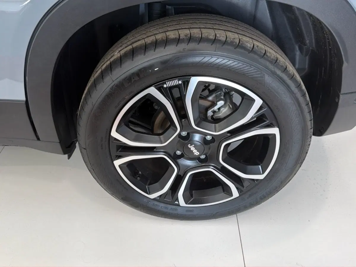 Jeep Avenger nuova a Palermo (5)