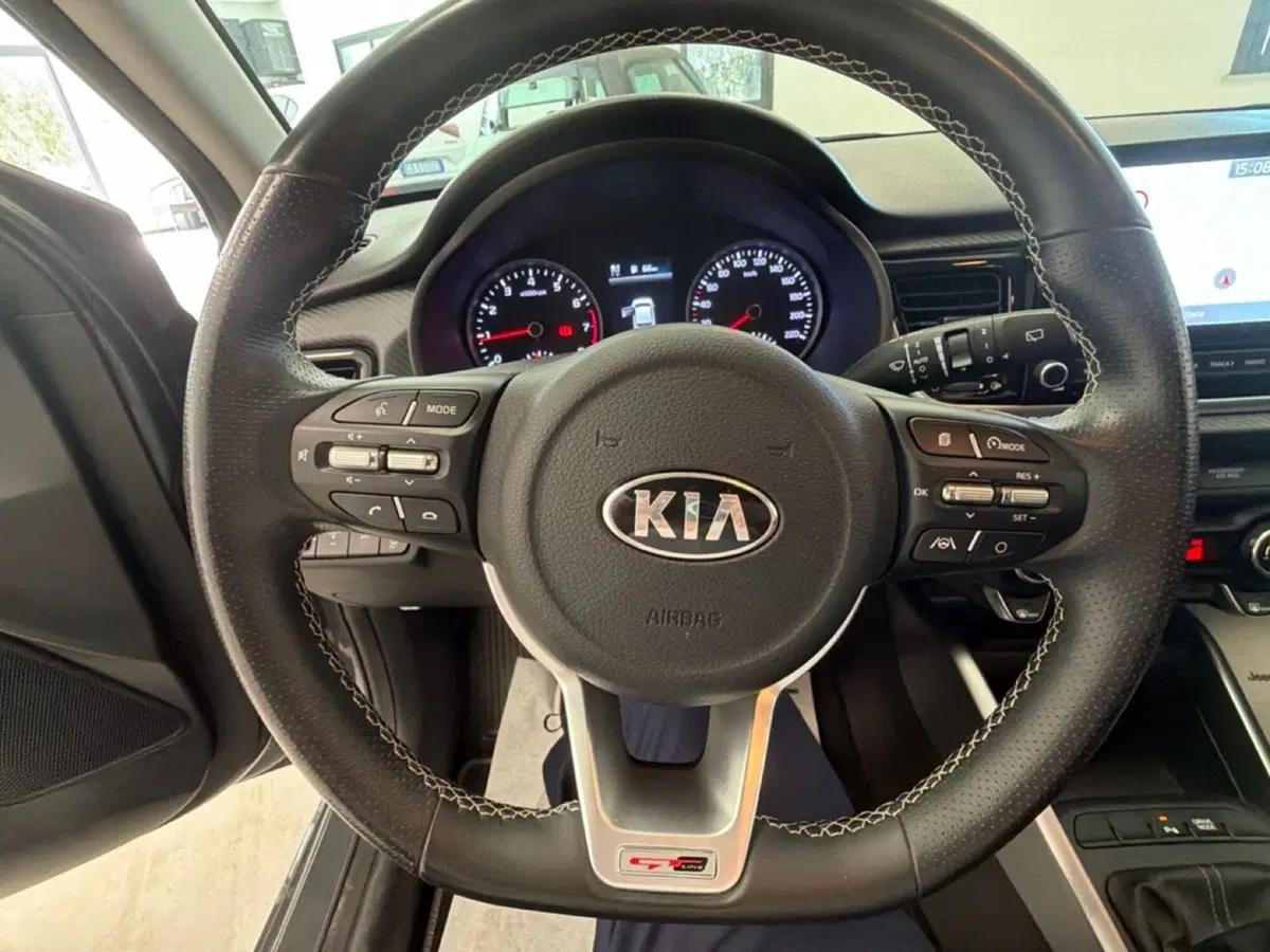 Kia Rio usata a Palermo (16)