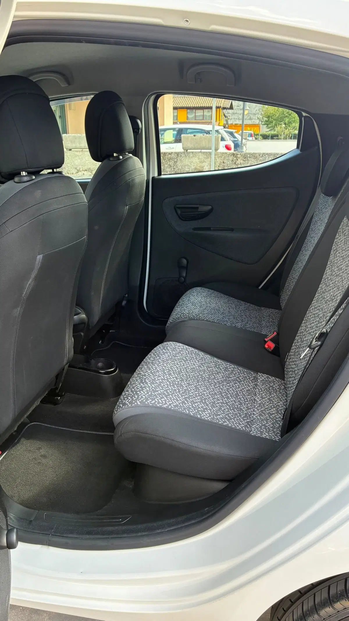 Lancia Ypsilon usata a Frosinone (10)