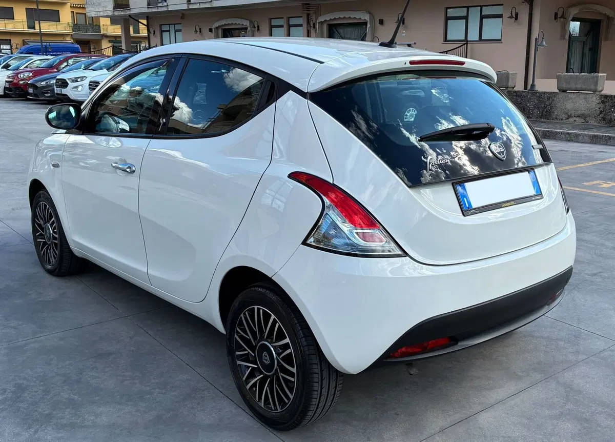 Lancia Ypsilon usata a Frosinone (4)