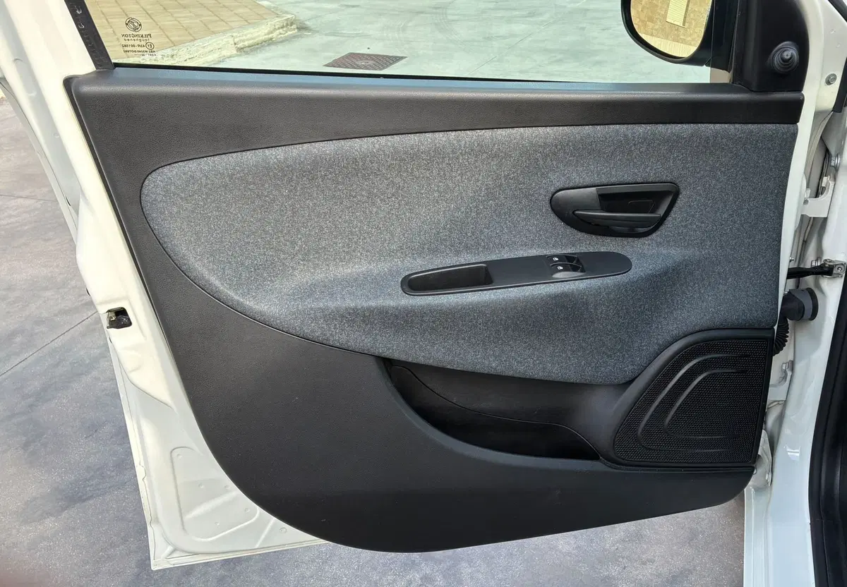 Lancia Ypsilon usata a Frosinone (8)