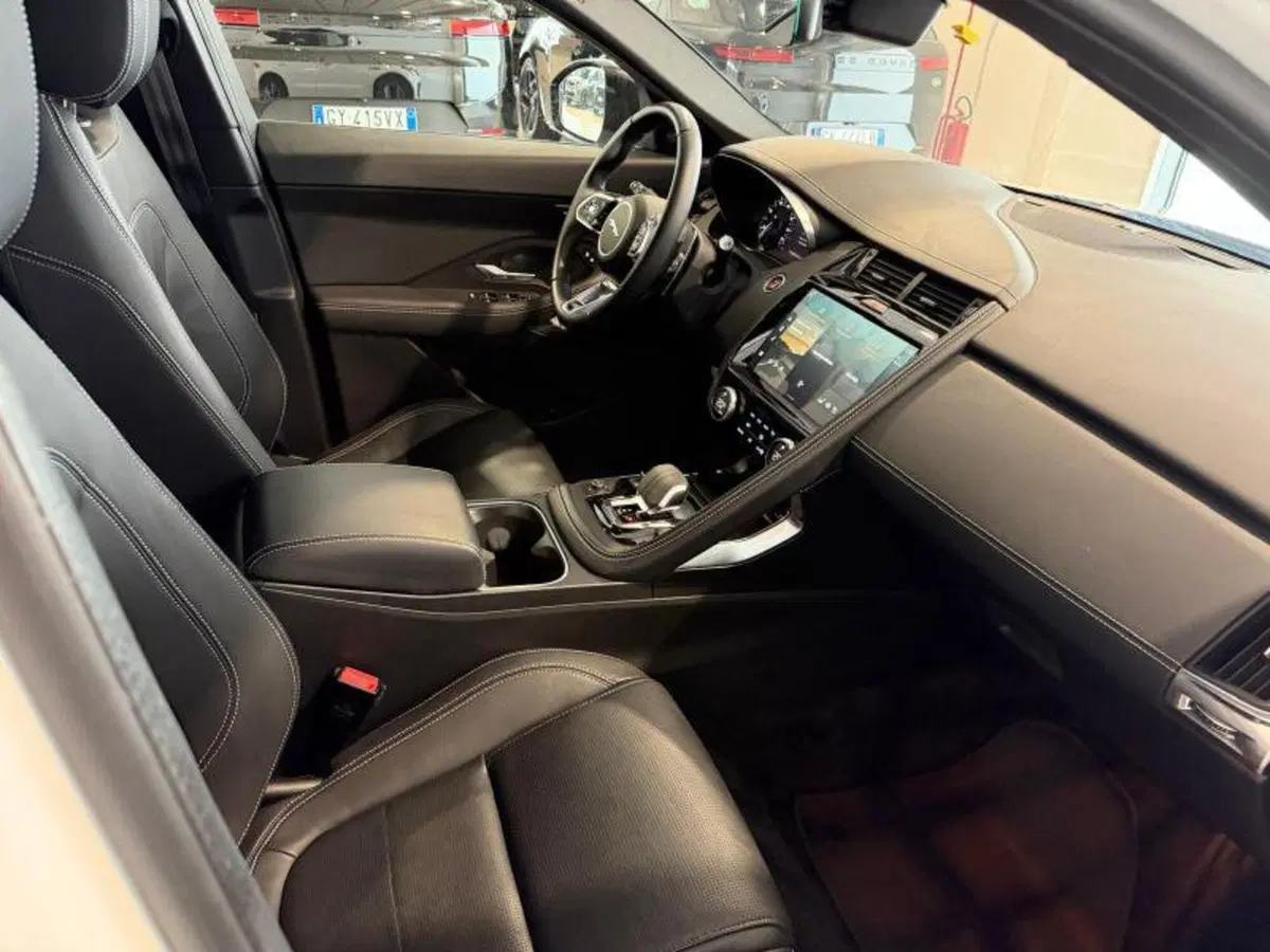 Jaguar E-Pace usata a Venezia (8)
