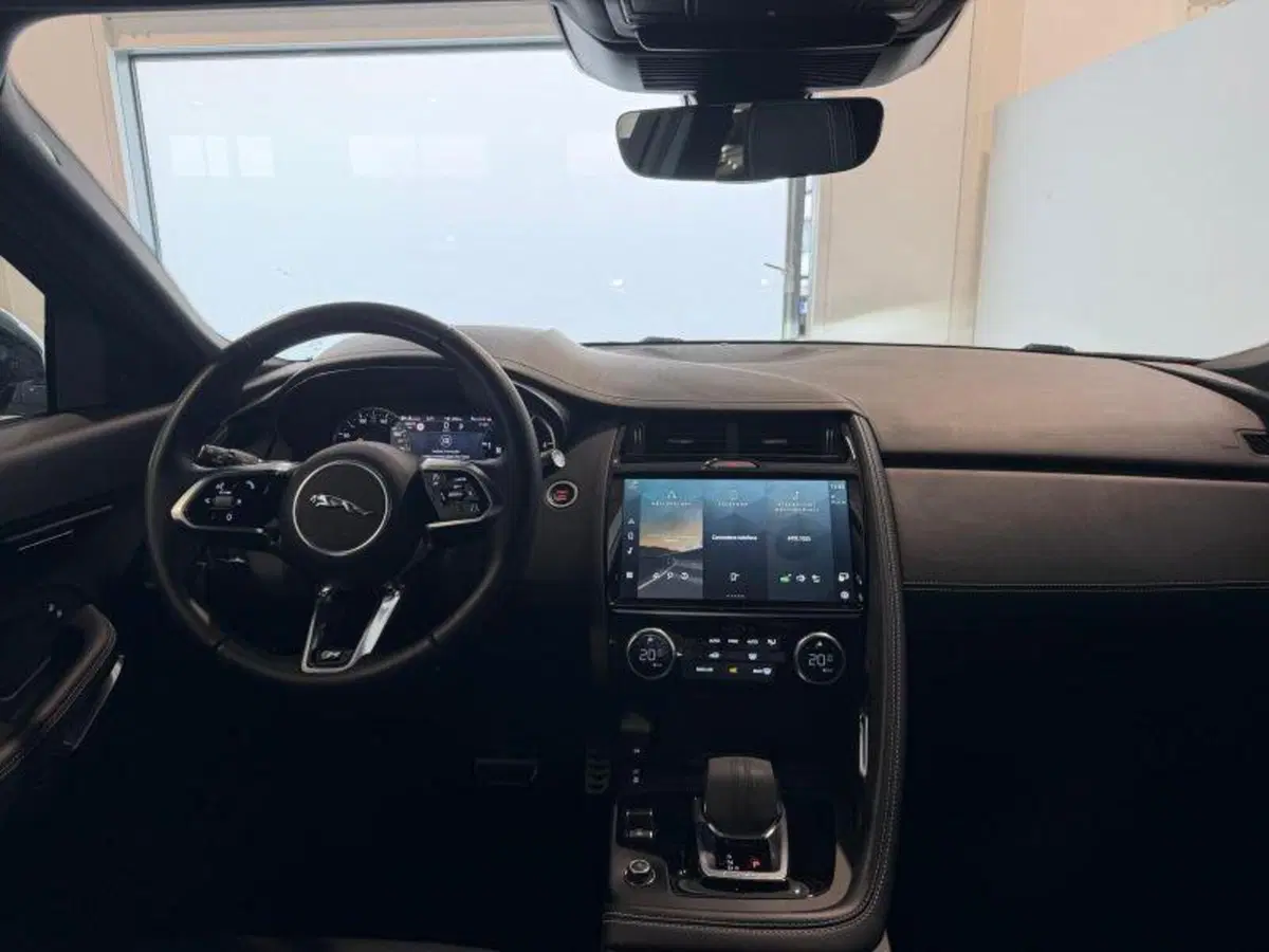 Jaguar E-Pace usata a Venezia (9)