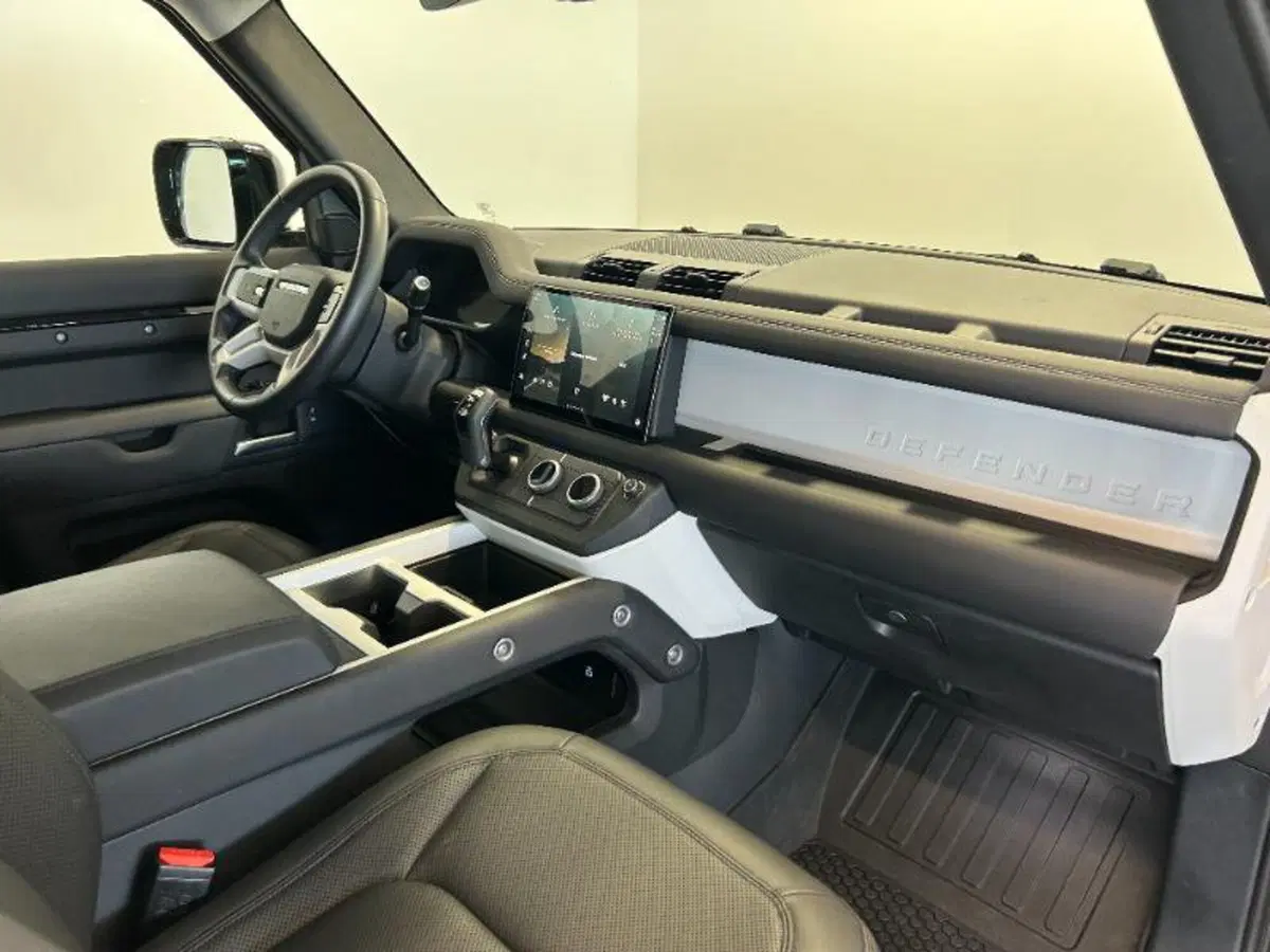Land Rover Defender usata a Venezia (12)