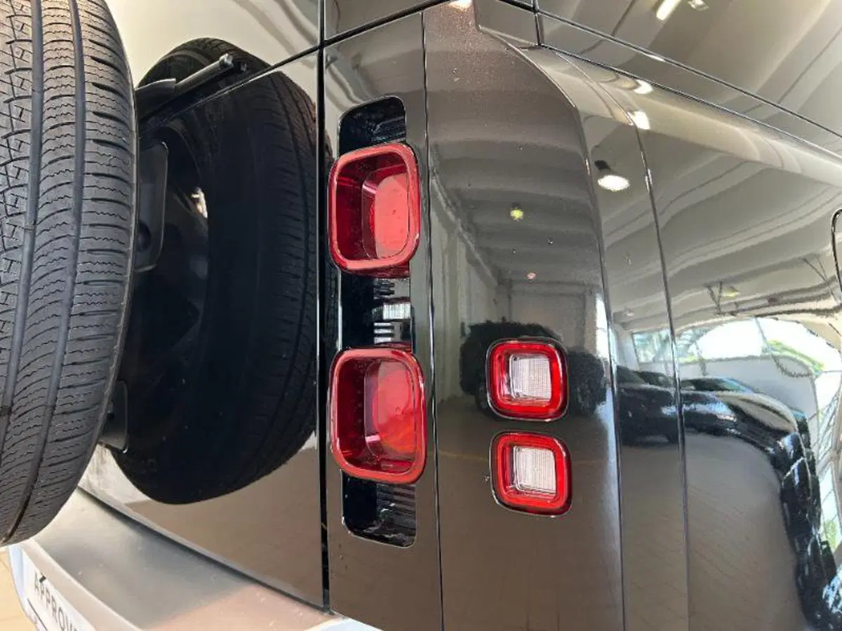 Land Rover Defender usata a Venezia (7)